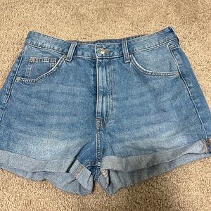 HM mom shorts